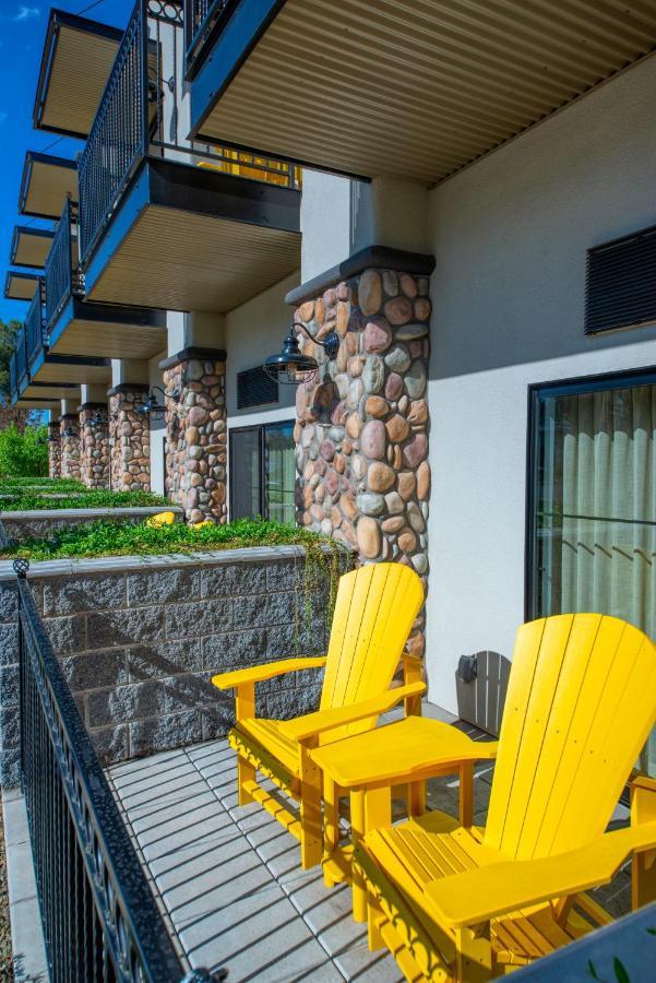 The Tavern Hotel Cottonwood Exterior photo