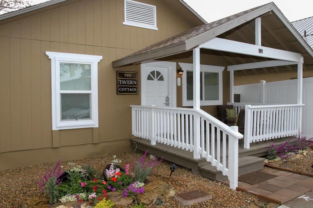 The Tavern Hotel Cottonwood Exterior photo